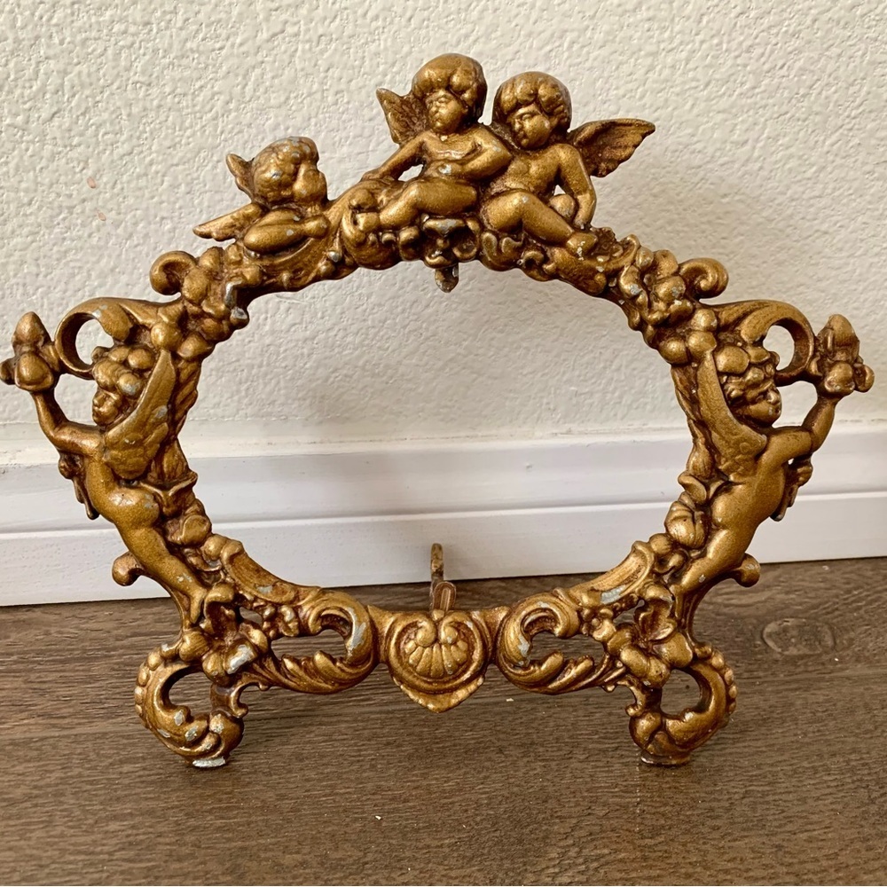 Vintage nouveau cost iron cherubs frame picture/mirror 9/10”